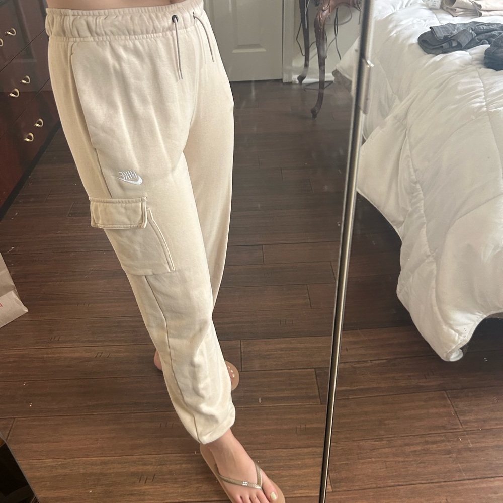 Nike Beige Joggers